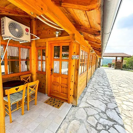 Seosko Turisticko Domacinstvo Radivojevic Villa Cacak Exterior photo